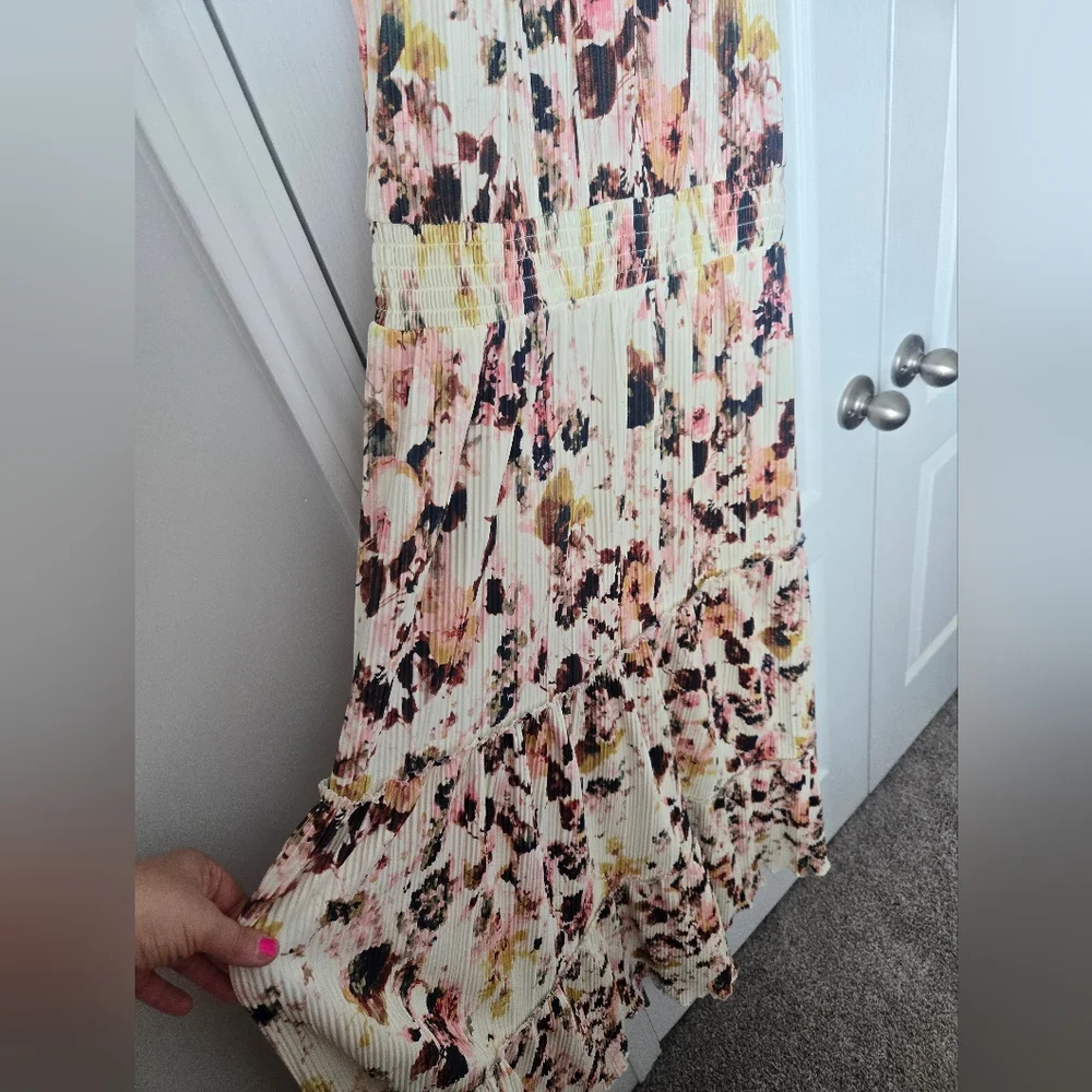 Floral Maxi Dress - Cream and Pink - Picture 4 of 5